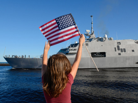 Fort Worth, the Lockheed Martin-led team’s second Littoral Combat Ship (LCS), sets sail from Marinette Marine Corporation’s Marinette, Wis., shipyard Aug. 6, 2012, on her maiden voyage to Texas for commissioning in September. Lockheed-Martin photo, all rights reserved