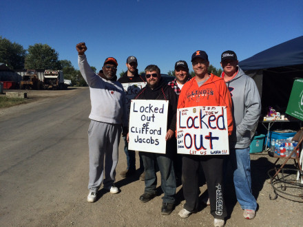 Locked out L-1626 Boilermakers picket Clifford-Jacobs Forging near Champaign, Ill. Photo by pdamerica/flickr